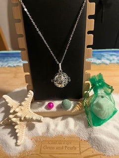 Flower & Four Leaf Clover Round Cage